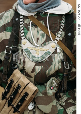 Foto de Single Re-enactor Dressed As German Wehrmacht Infantry