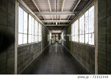 土合駅通路 72332348