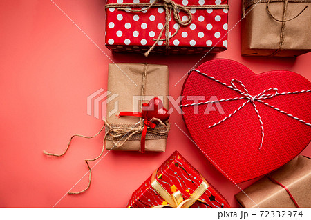 Valentine's day greeting card 72332974