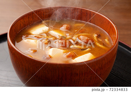なめこと豆腐の味噌汁 72334833