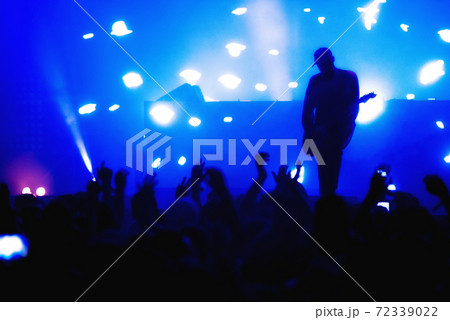 Silhouette of guitar player Silhouette of guitar player 72339022