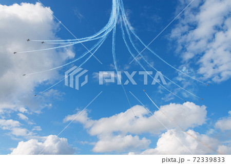 イタリア空軍フレッチェトリコローリのレインフォール 72339833