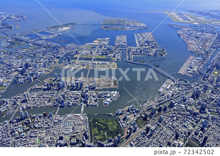 都市風景・汐留上空より湾岸を望む・空撮 都市風景・汐留上空より湾岸を望む・空撮 72342502