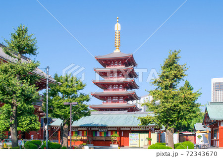 東京都・浅草　浅草寺（せんそうじ）　五重塔 72343670