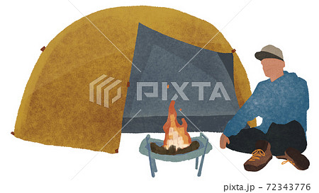 焚き火を眺めているソロキャンプ中の男性のイラスト素材