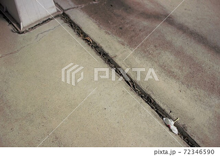 ベランダ　汚れ 72346590