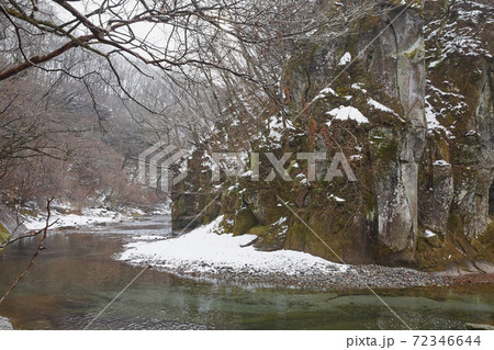 西の郷遊歩道、一休の滝　冬 72346644