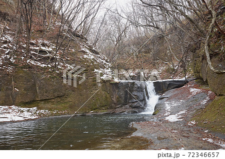 西の郷遊歩道、一休の滝　冬 72346657