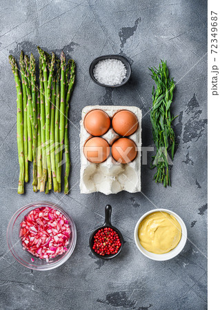 Asparagus with eggs and french dressing Asparagus with eggs and french dressing 72349687
