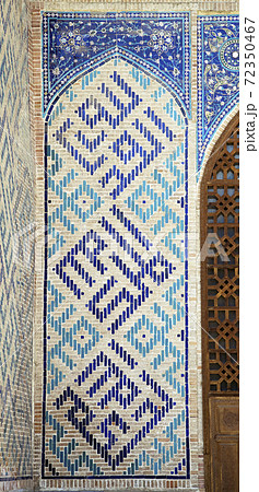 Old Eastern mosaic on the wall, Uzbekistan Old Eastern mosaic on the wall, Uzbekistan 72350467
