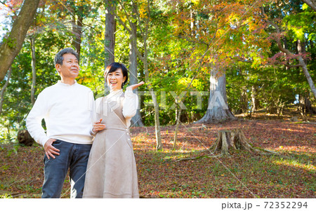 紅葉狩りを楽しむシニアミドル夫婦旅行 修善寺エリア編 72352294