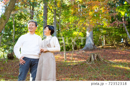 紅葉狩りを楽しむシニアミドル夫婦旅行 修善寺エリア編 72352318