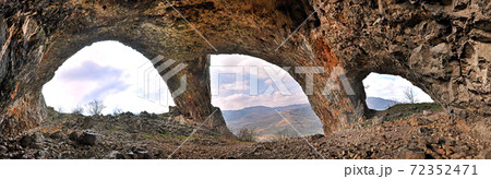 A cave with three entrances 72352471
