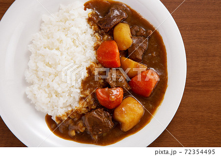 カレー　カレーライス　ビーフカレー 72354495