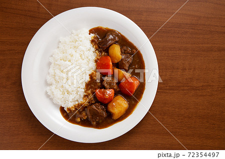 カレー　カレーライス　ビーフカレー 72354497