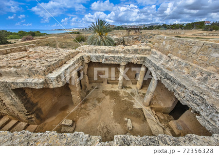 Overview of Tombs of the Kings archaeological excavation 72356328
