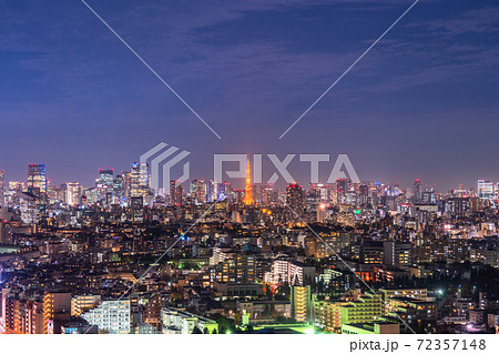 《東京都》東京都市夜景・満月の夜 72357148