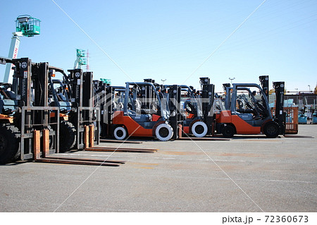 フォークリフト　特殊車両　 72360673