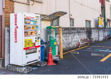 自販機のある風景 72361433
