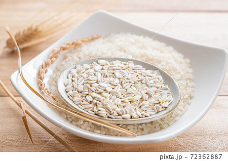 押し麦と米 押し麦と米 72362887