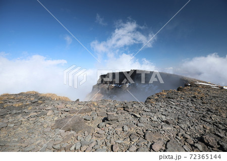 八ヶ岳の硫黄岳の爆裂火口 72365144