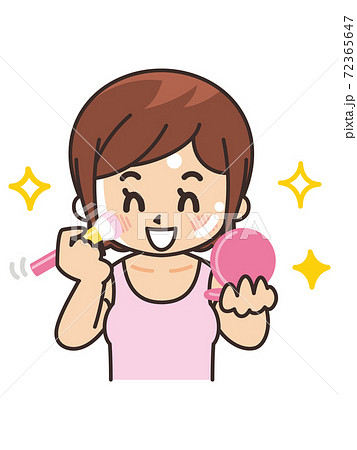 チークを塗る女性　美容　ビューティー　化粧　メイク 72365647