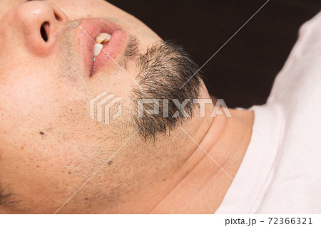 男性のあごひげの写真素材