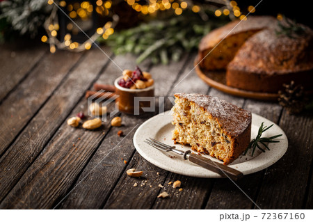 Traditional Christmas cake Traditional Christmas cake 72367160