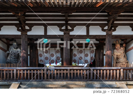 秋空に映える奈良・法隆寺の中門 秋空に映える奈良・法隆寺の中門 72368052