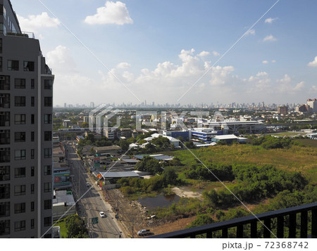 タイ・バンコク べーリン駅とアソーク高層ビル群遠景 / Bangkok, Thailand 72368742