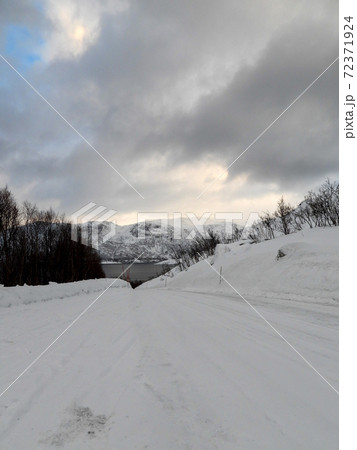 Road in Wintertime, Kvaloya, Norway Road in Wintertime, Kvaloya, Norway 72371924