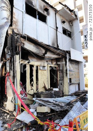 店舗の火災現場 72375350