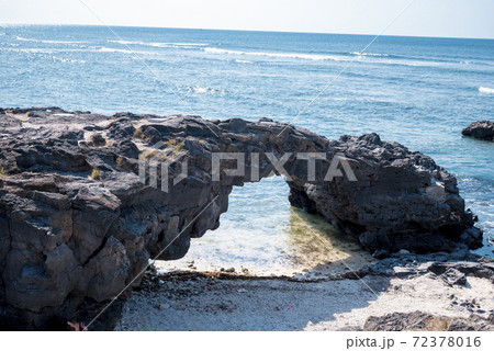 To Vo gate ( The stone gate arch) on Ly Son Island, Quang Ngai Province, Vietnam To Vo gate ( The stone gate arch) on Ly Son Island, Quang Ngai Province, Vietnam 72378016
