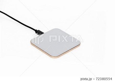 qi 非接触充電のイメージ 72380554