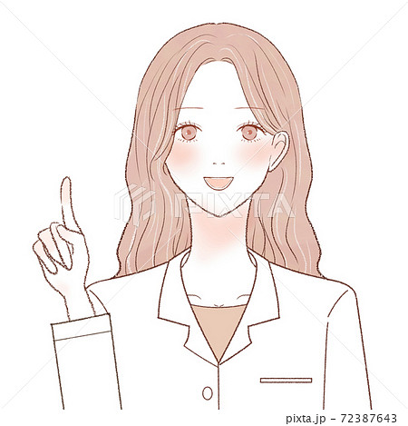 指をさしながら説明している女性医師 72387643