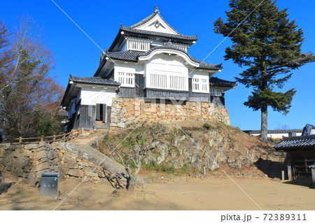 【岡山県】快晴下の備中松山城 【岡山県】快晴下の備中松山城 72389311