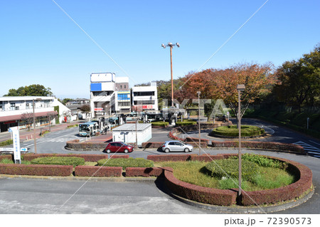埼玉県 入間市駅前広場 72390573