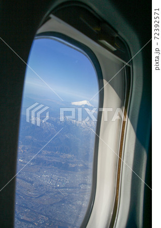 飛行機の中からの富士山 飛行機の中からの富士山 72392571