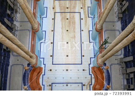 Traditional bath with swimming pool 72393991