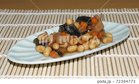 大豆と昆布と根菜の煮物 72394773