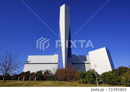 東京都新江東清掃工場 秋 の写真素材