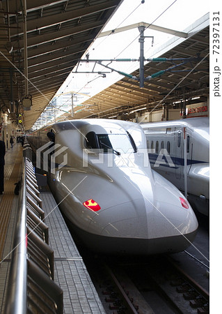 東海道新幹線N700系（東京駅） 72397131