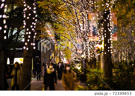 日本の東京都市景観　コロナ感染者数は東京が過去最多の600人超・「丸の内イルミネーション2020」 72399653