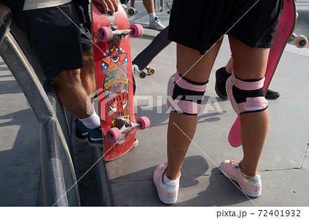 ベニスのスケートボーダー 72401932