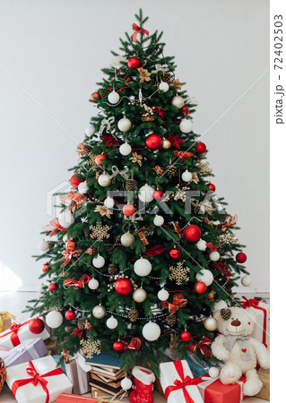 Christmas tree decor presents new year's background Christmas tree decor presents new year's background 72402503