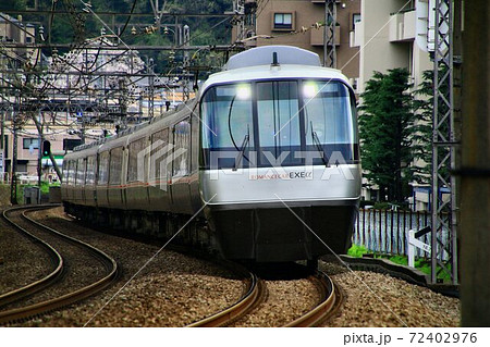 箱根・小田原へ向け快走するロマンスカーEXE 72402976