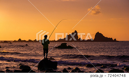 神奈川、真鶴　三ツ石の日の出　釣り 72404748