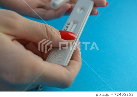 Quick test or diagnostic test to detect Covid-19 or SARS-CoV-2 in humans. Detects igg and igm by obtaining antibodies 72405255