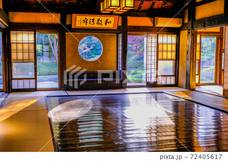 古民家の丸窓 古民家の丸窓 72405617