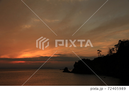 伊豆半島　西伊豆の夕日 72405989